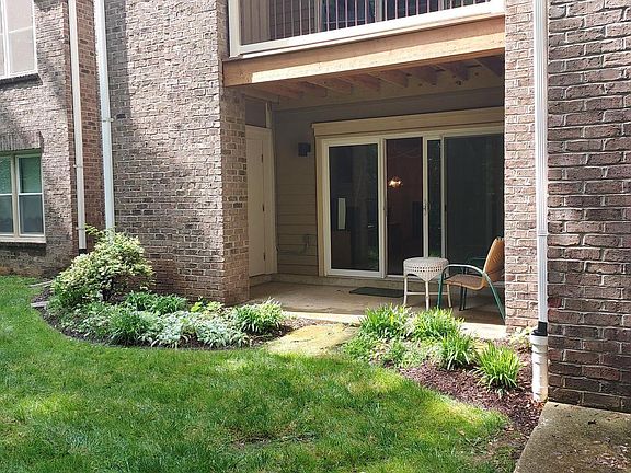3rd image of 603 Admiral Dr Unit 8