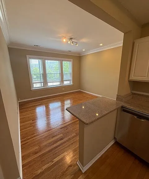5868 N Ridge Ave #2 — Photo 4