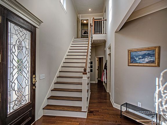 2nd image of 326 Lakeway Dr