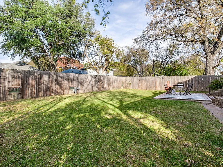 406 Vernet St — Photo 23