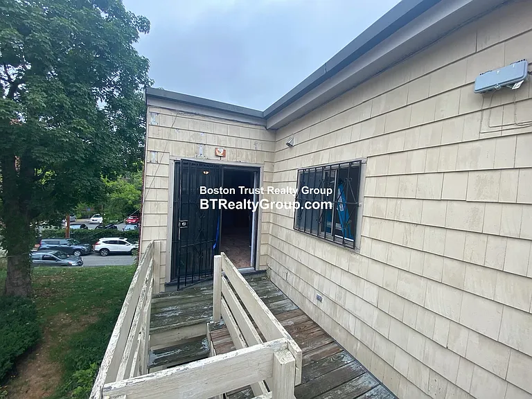 58-60 Bartlett St — Photo 8