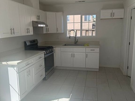 3rd image of 1001 Highpoint Ct #1