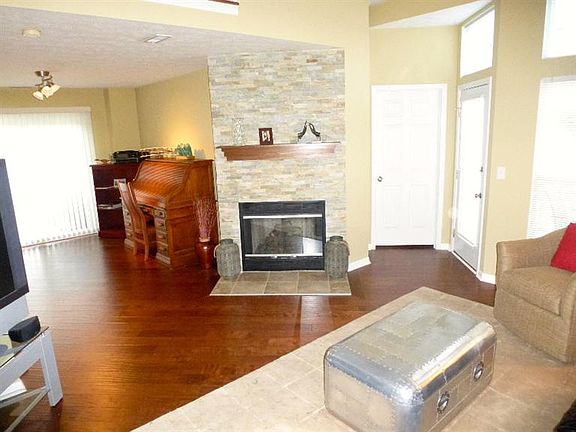 4th image of 4261 Eastlake Dr