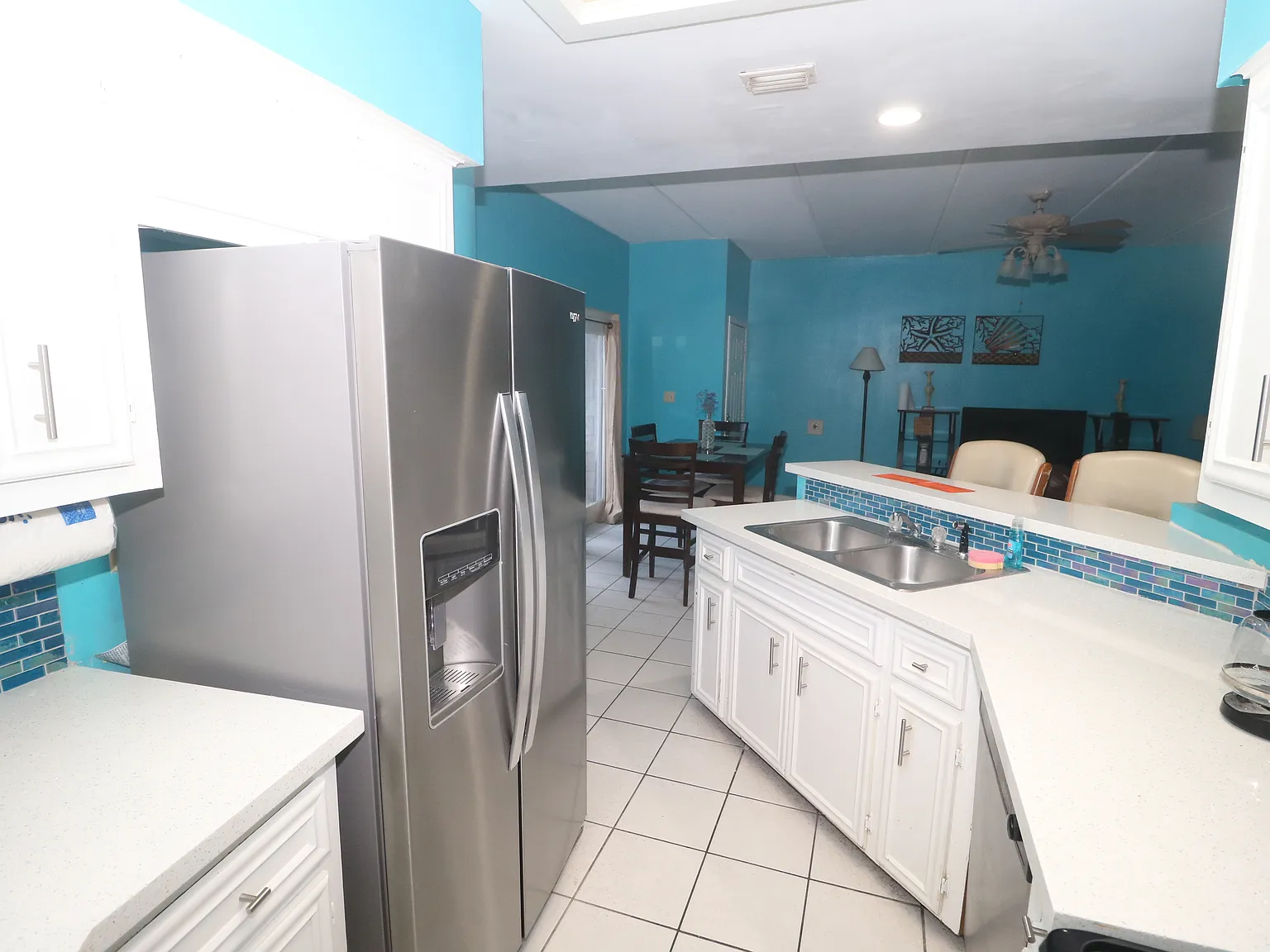 2 bed, 900 sqft, $2,400 — Photo 2
