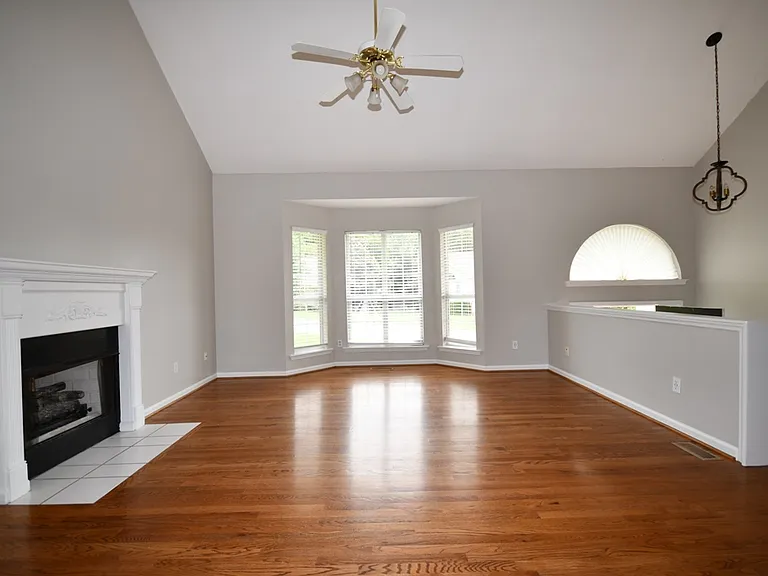 5733 Riley Rd — Photo 2