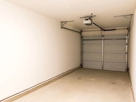 4th image of 3761 Northpointe Dr
