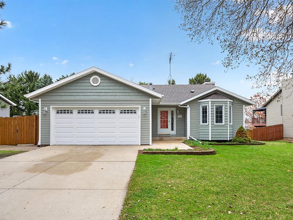 1st image of 213 River Ct NE