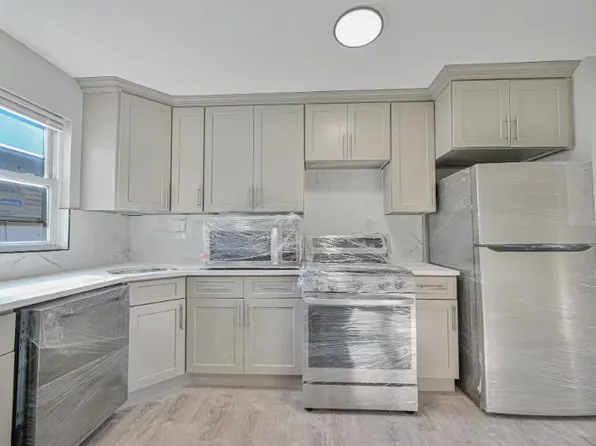 137-22 Bedell Street image 1 of 11