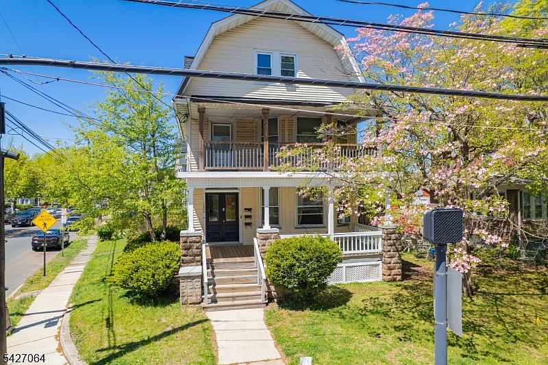 1st image of 1004 Jaques Ave