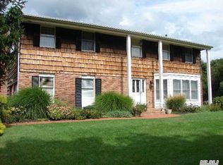 27 Terry Rd, Northport, NY 11768