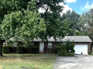 1809 N Washington St, Nevada, MO 64772