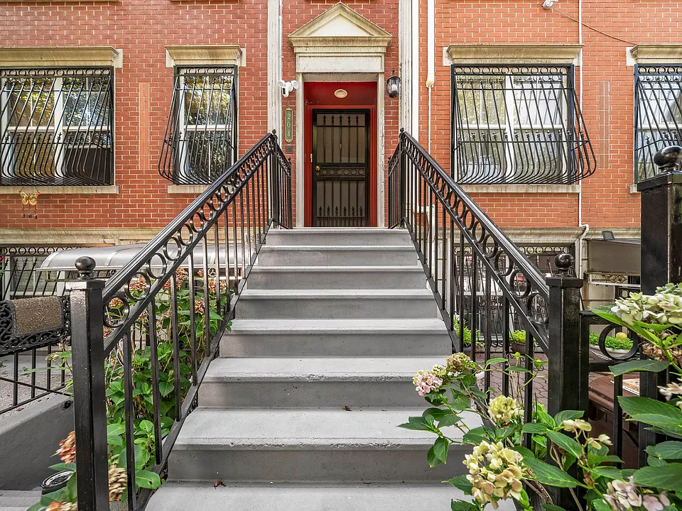 204 Covert St #1A