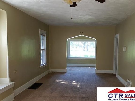 3rd image of 6105 N 24th St