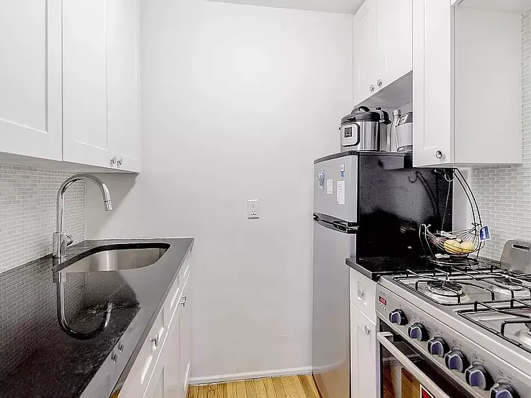 535 Atlantic Ave #B — Photo 3