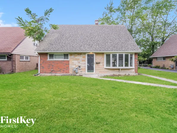17044 Oakwood Ave, Lansing, IL 60438