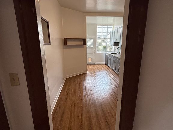 2nd image of 1144 Irving St