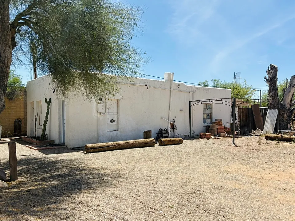 2718 E Grant Rd #B