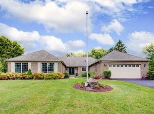 375 Red Barn Ln, Chicago, IL 60010