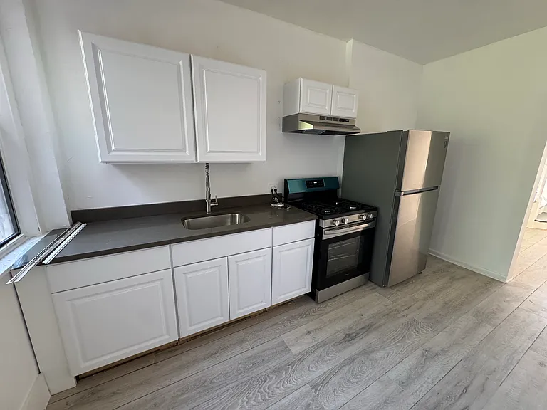 270 East Ave — Photo 5