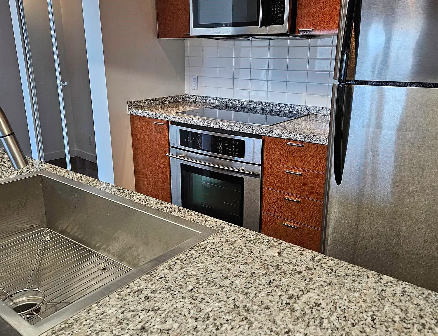 2 bed, 742 sqft, $3,050 — Photo 4