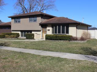 13831 Sandra Ln, Midlothian, IL 60445
