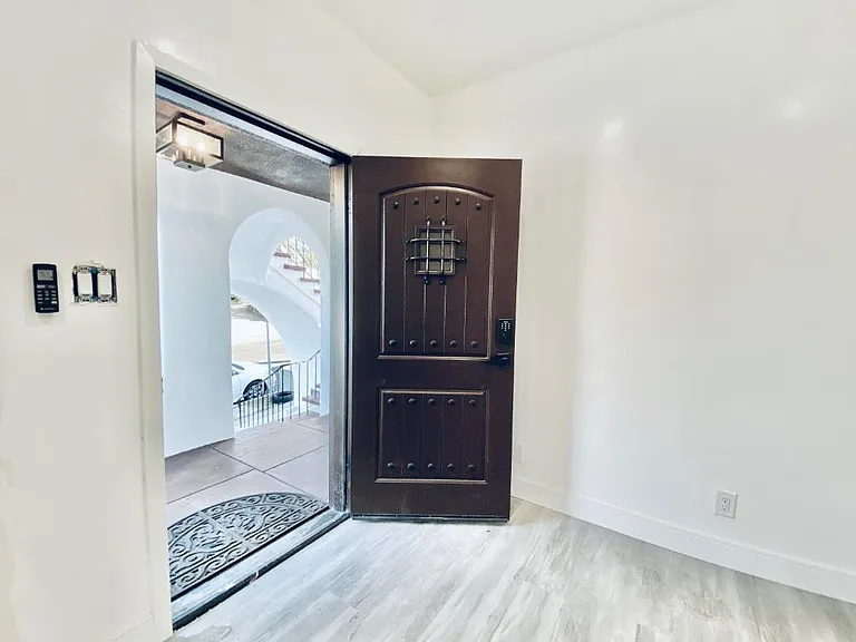627 Brittania St #629 — Photo 23