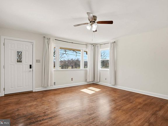 4th image of 110 Carroll Rd