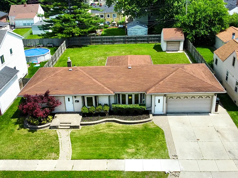 17268 Horger Ave — Photo 2