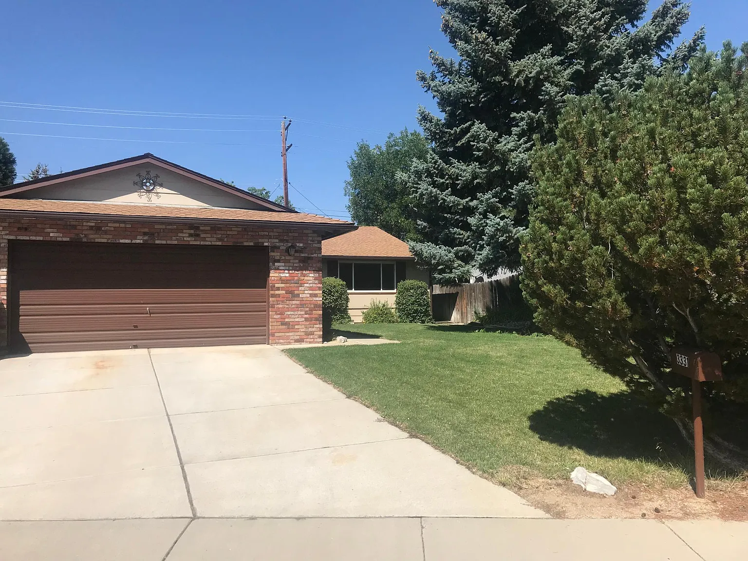 3331 Meadowlands Dr photo 1