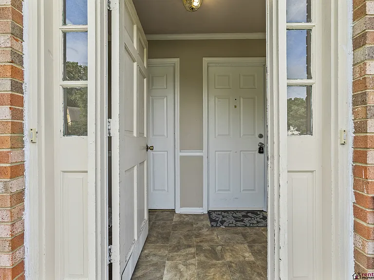 1321 Leaning Tree Ln #B — Photo 4
