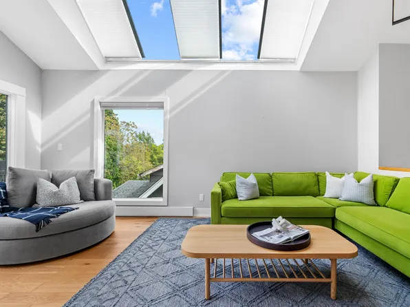 1866 W 15th Ave, Vancouver, BC V6J 2L1