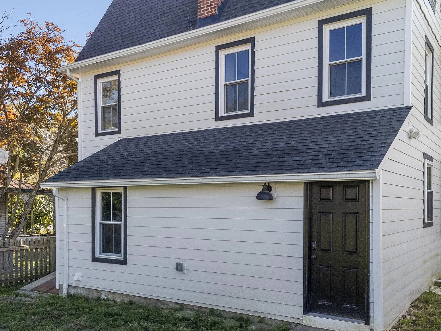3 bed, 1.5 bath, 1164 sqft, $2,950 — Photo 4