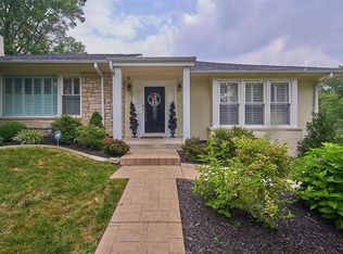 1 Lindworth Dr, Saint Louis, MO 63124