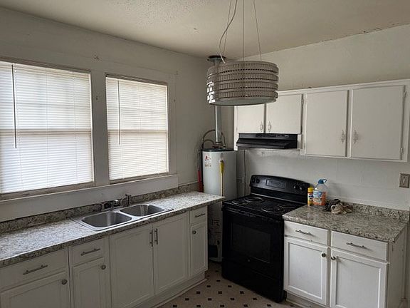 3rd image of 2621 Lewis St