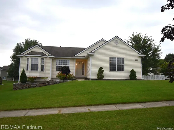 664 Haystack Dr, Linden, MI 48451