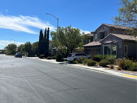 3rd image of 7513 Midnight Rambler St
