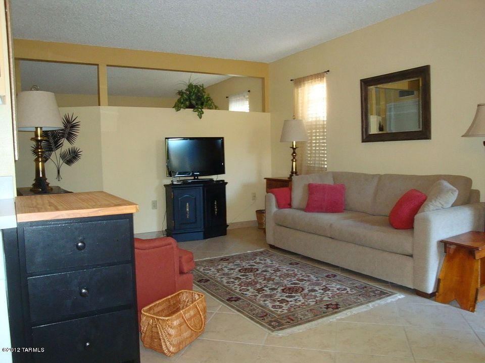 1st image of 1058 S Calle De La Temporada