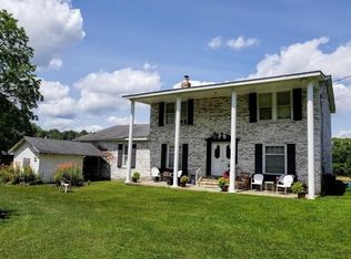 163 Old Turnpike Ln, Jumping Branch, WV 25969