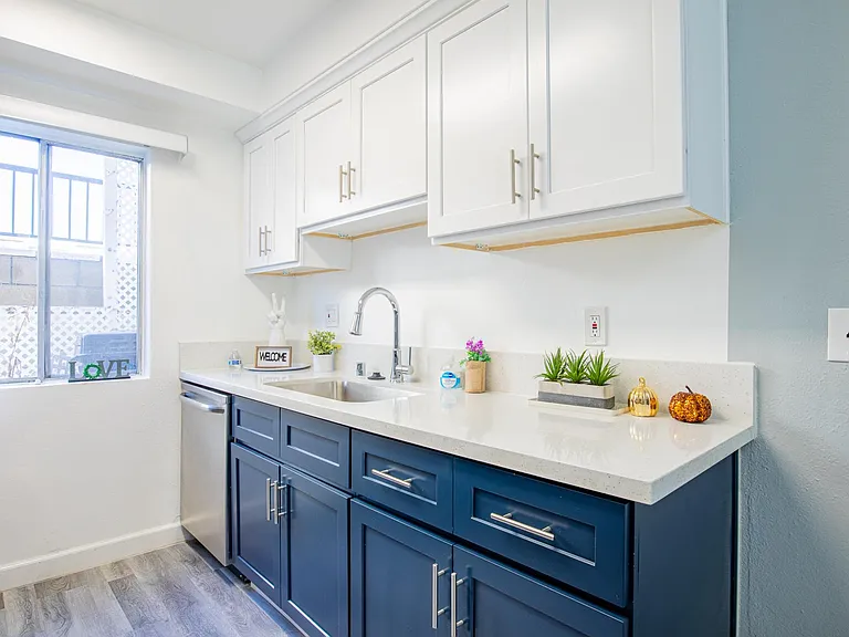 14833 Magnolia Blvd #1 — Photo 4