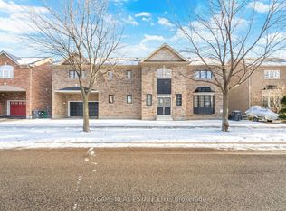 5843 Prairie Cir, Mississauga, ON L5N6B4