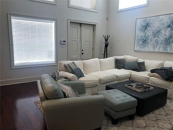 2nd image of 937 Saint Louis St APT 1