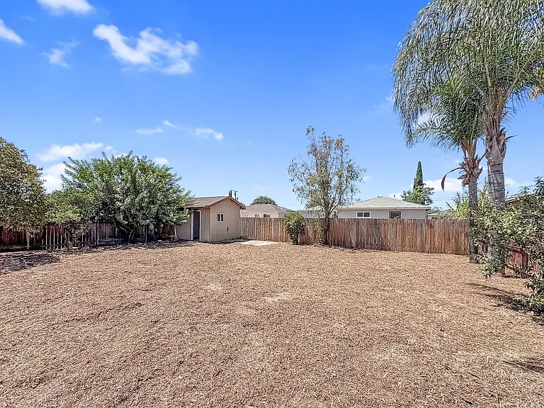 839 N Midway Dr — Photo 17