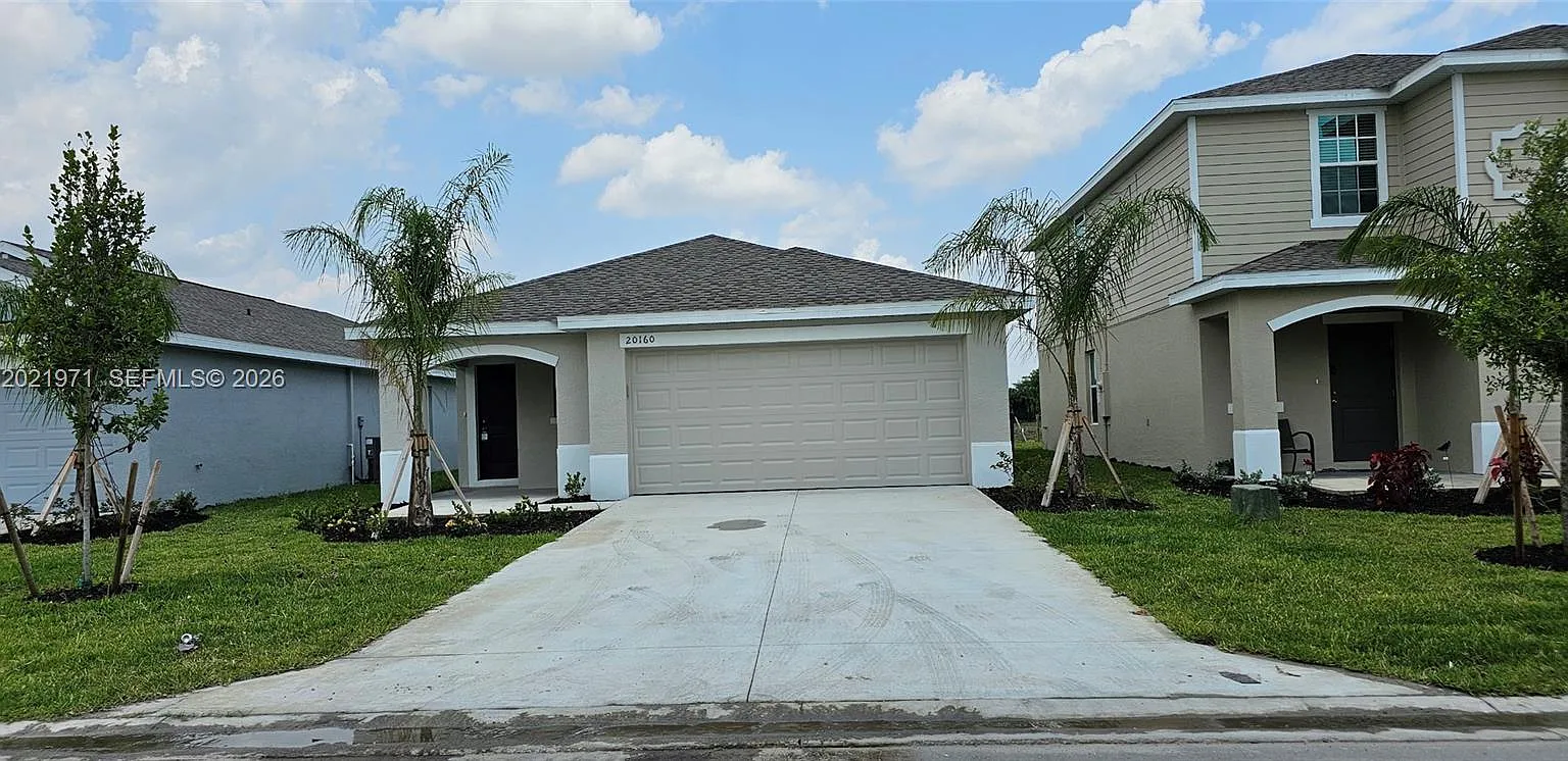 Savanna Lakes — Photo 1
