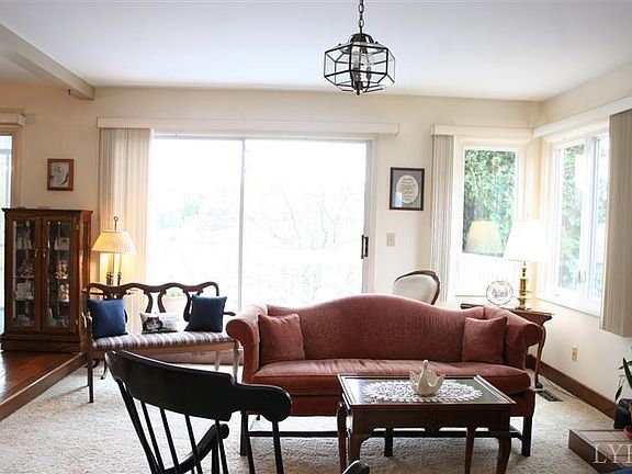 4th image of 321 Bayberry Cove Dr