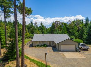 651 S Old Stage Rd, Cave Junction, OR 97523