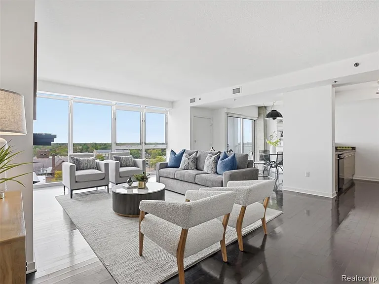432 S Washington Ave #905 — Photo 4