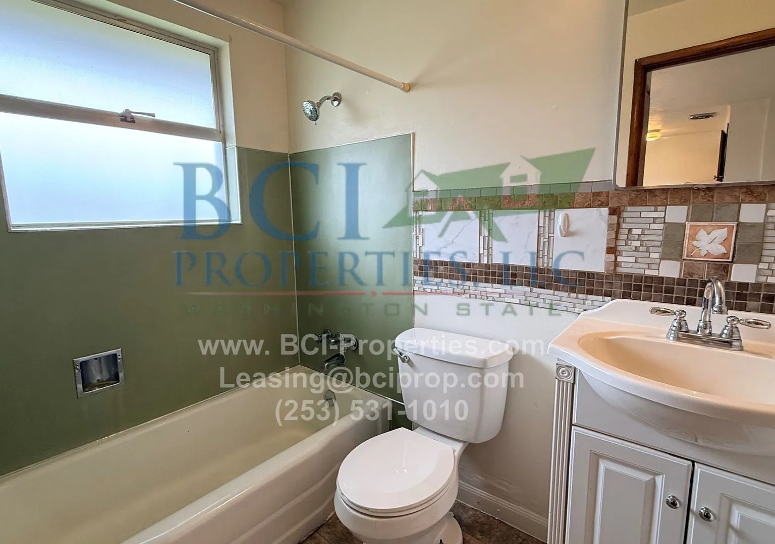 Kenmar Apartments — Photo 1