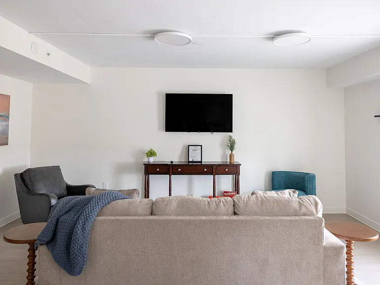 1700 N Manhattan Ave #206 — Photo 6