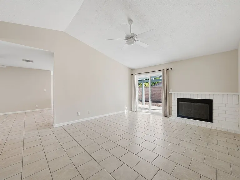 25634 Salceda Rd — Photo 8
