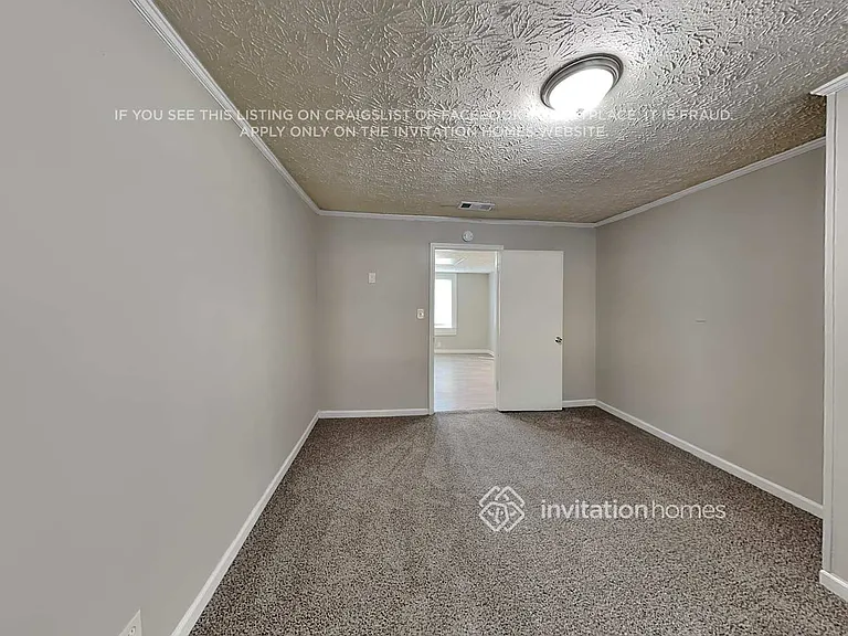 547 Rustic Rd — Photo 14
